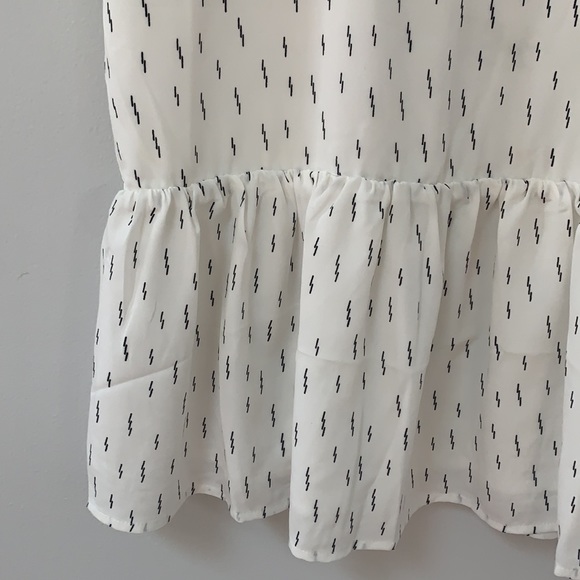 J.O.A Open Back Lightning Elastic Waist Blouse Top - Picture 4 of 9